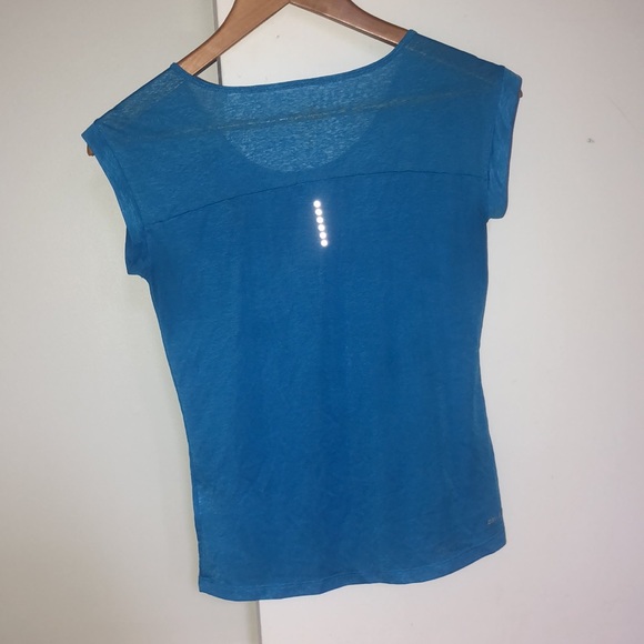 Nike dry-fit shirt - Picture 2 of 3